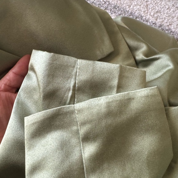 Elegant Green Floral Long Sleeve Dress - Picture 5 of 15